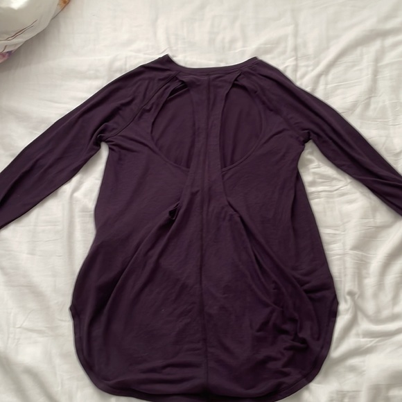 Under Armour Top - Picture 2 of 3